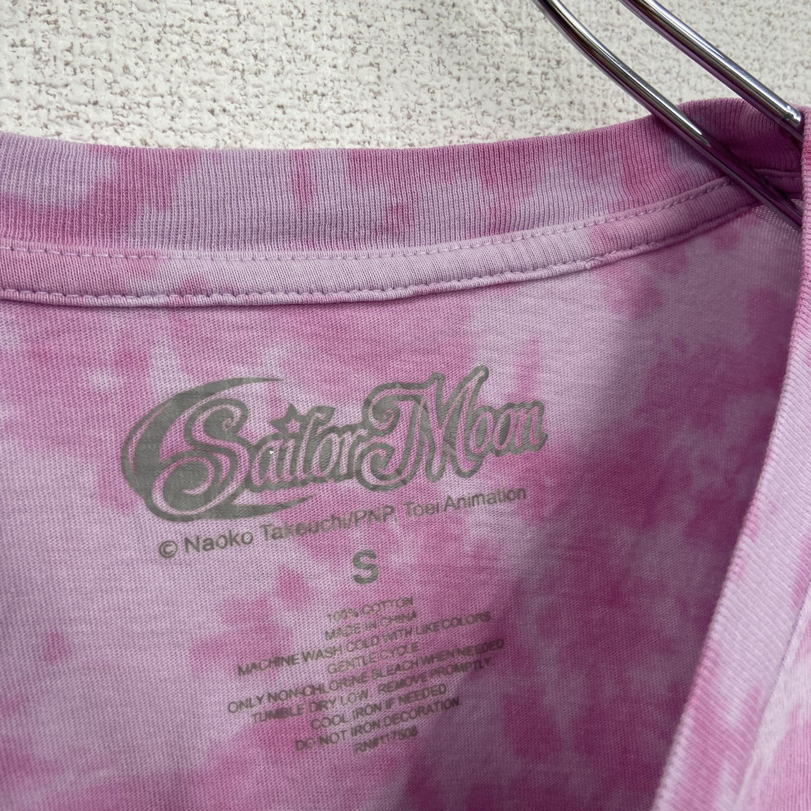 古着 used　セーラームーン　半袖アニメプリントTシャツ　レトロデザイン　クルーネック　月野うさぎ　ピンク　Sサイズ