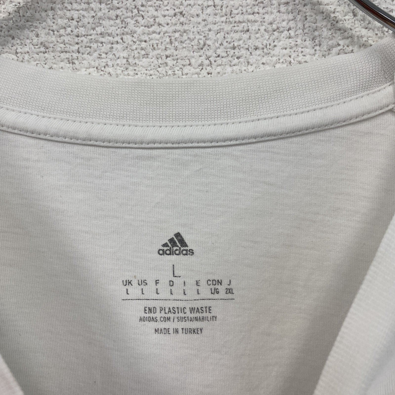 adidas　アディダス　半袖プリントTシャツ　スローガンT　白　ホワイト　Lサイズ