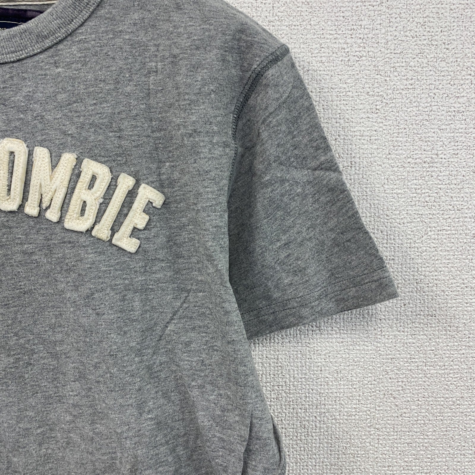 Abercrombie&Fitch　アバクロンビー&フィッチ　半袖Tシャツ　灰色　グレー　Mサイズ