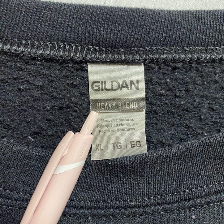 古着 used　GILDAN ギルダン　長袖クルーネックスウェット　トレーナー　黒　ブラック　レトロ　ビッグシルエット　XLサイズ