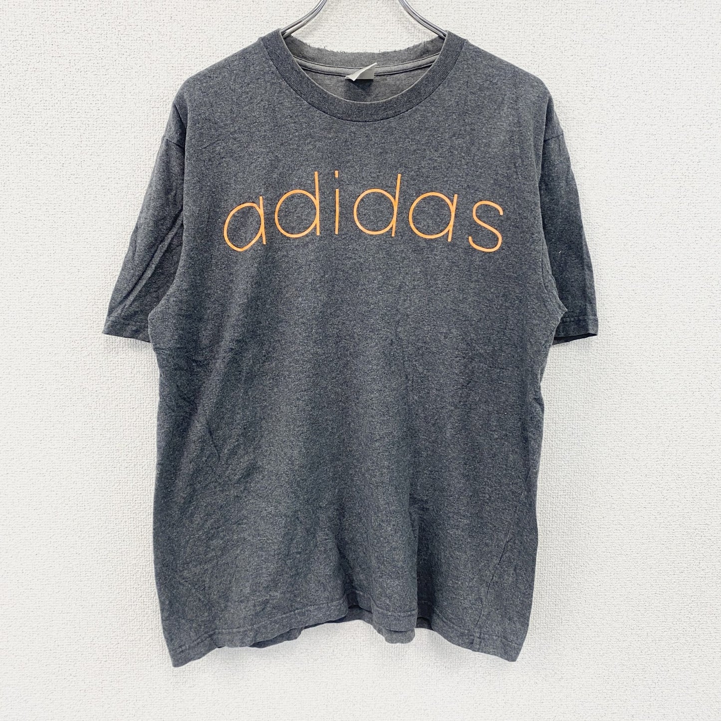 adidas　アディダス　半袖プリントTシャツ　灰色　グレー　Mサイズ
