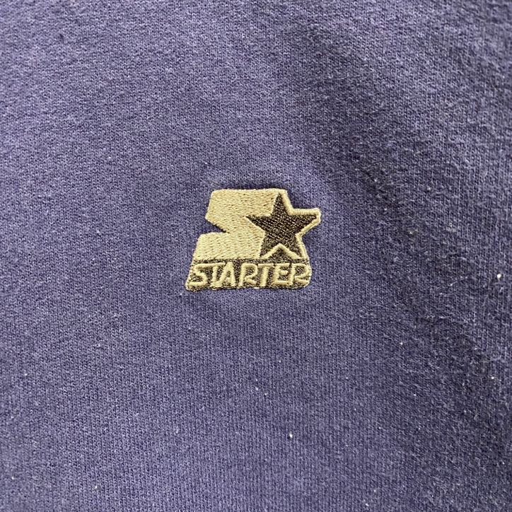 古着 used　STARTER スターター　長袖ワンポイントロゴ刺繍スウェット　トレーナー　クルーネック　シンプル　ネイビー