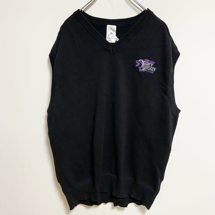 古着 used　adidas アディダス　Vネックニットベスト　セーター　ワンポイントロゴ刺繍　黒　ブラック　Lサイズ