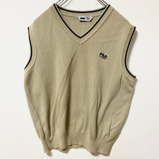 古着 used　FILA CLASSIC フィラ　Vネックニットベスト　セーター　ワンポイントロゴ刺繍　ベージュ　Sサイズ