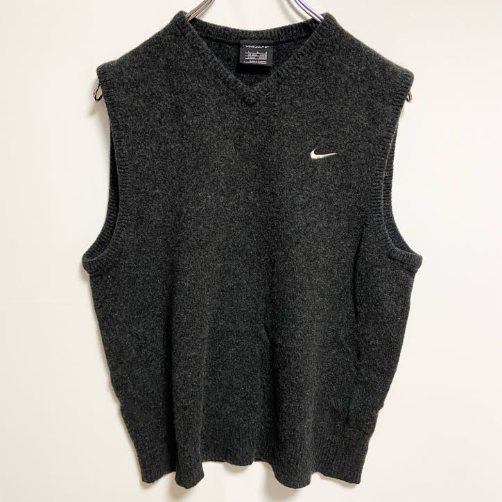 古着 used　NIKEGOLF ナイキゴルフ　Vネックニットベスト　セーター　ワンポイントロゴ刺繍　ダークグレー　Sサイズ