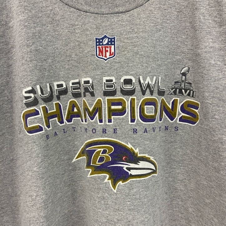 古着 used　半袖プリントTシャツ　NFL　スーパーボウル　ボルティモアレイブンズ　灰色　グレー　クルーネック　２XLサイズ