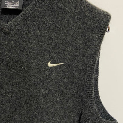 古着 used　NIKEGOLF ナイキゴルフ　Vネックニットベスト　セーター　ワンポイントロゴ刺繍　ダークグレー　Sサイズ