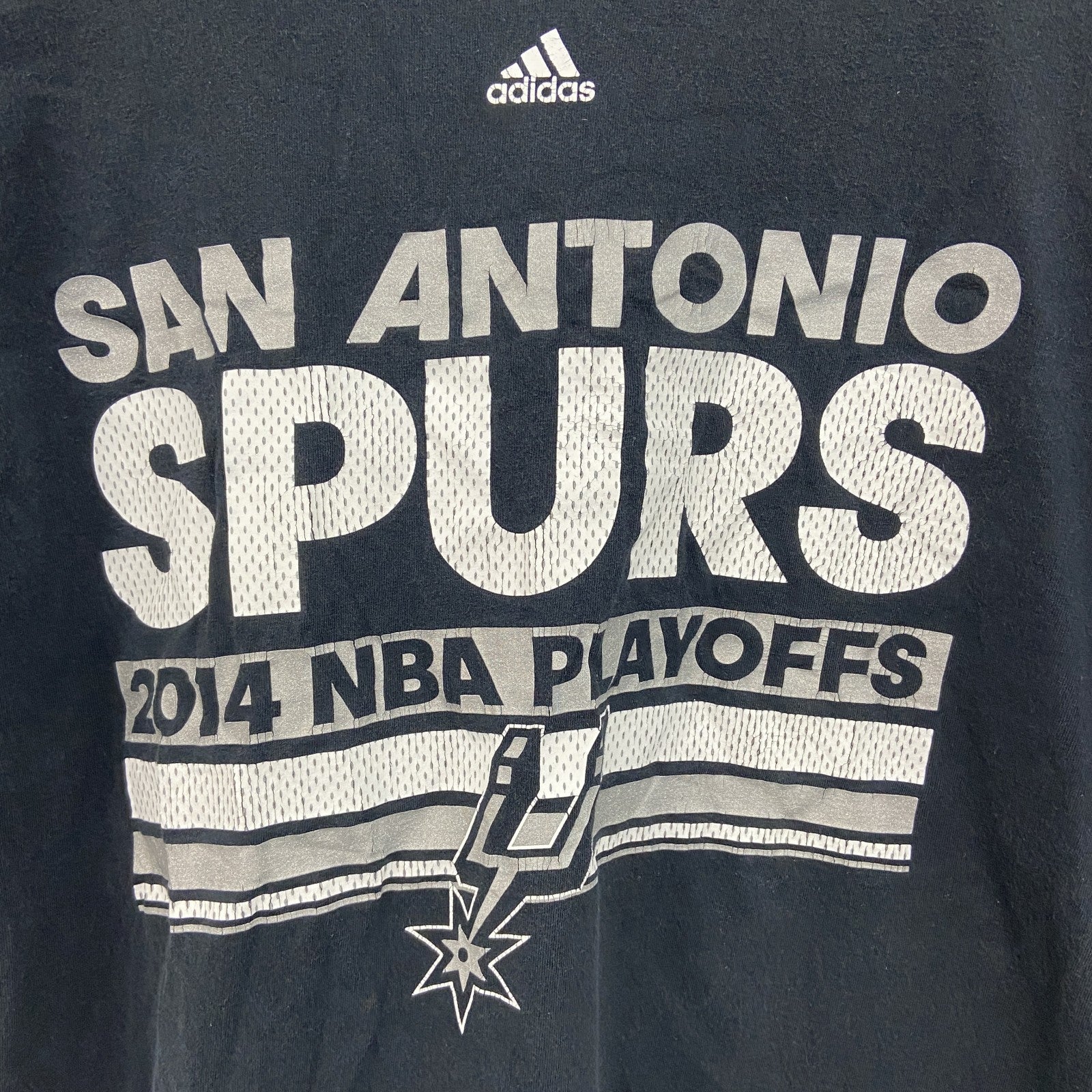 古着 used　アディダス　半袖プリントTシャツ　NBA　スパーズ　黒　ブラック　クルーネック　100％コットン　Mサイズ