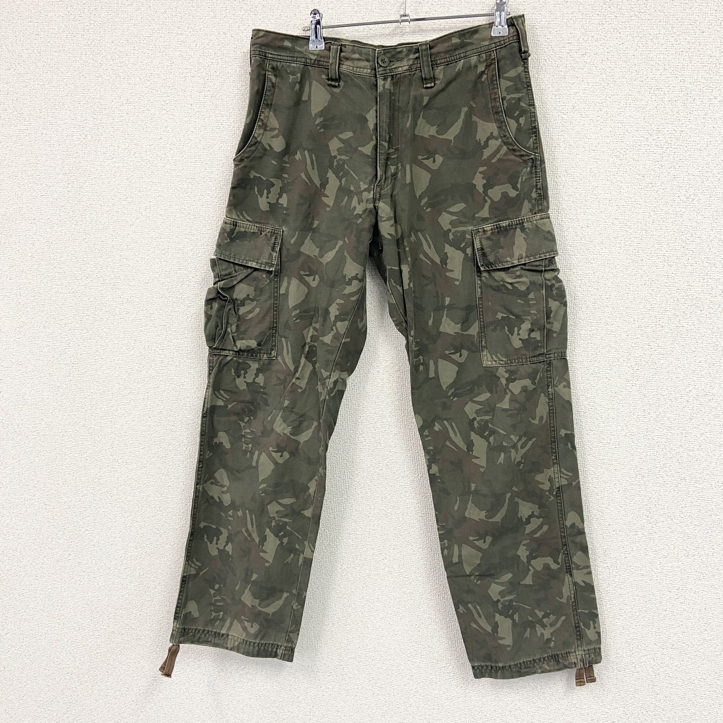UNIQLO　ユニクロ　カーゴパンツ　ジップフライ　カモフラージュ　迷彩柄　マルチカラー