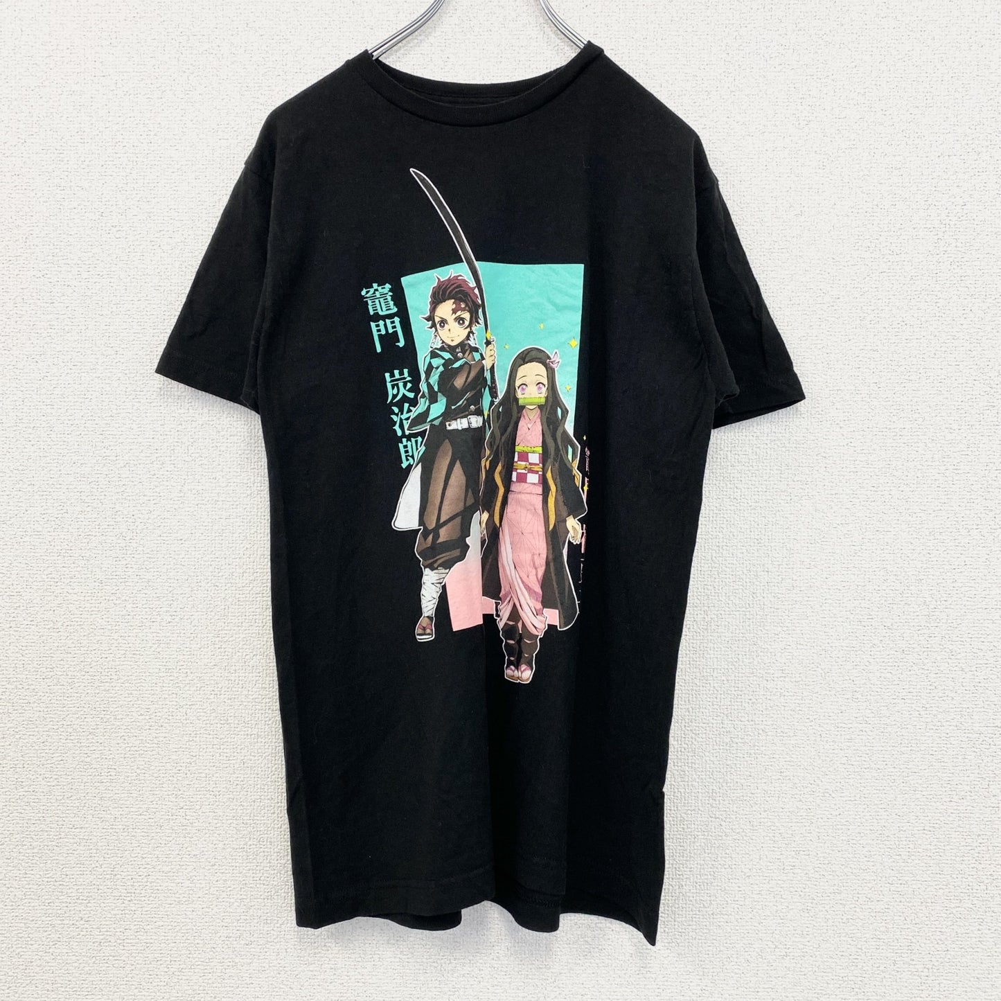 古着 used　DEMON SLAYER　半袖アニメプリントTシャツ　鬼滅の刃　クルーネック　黒　カジュアルデザイン　Mサイズ