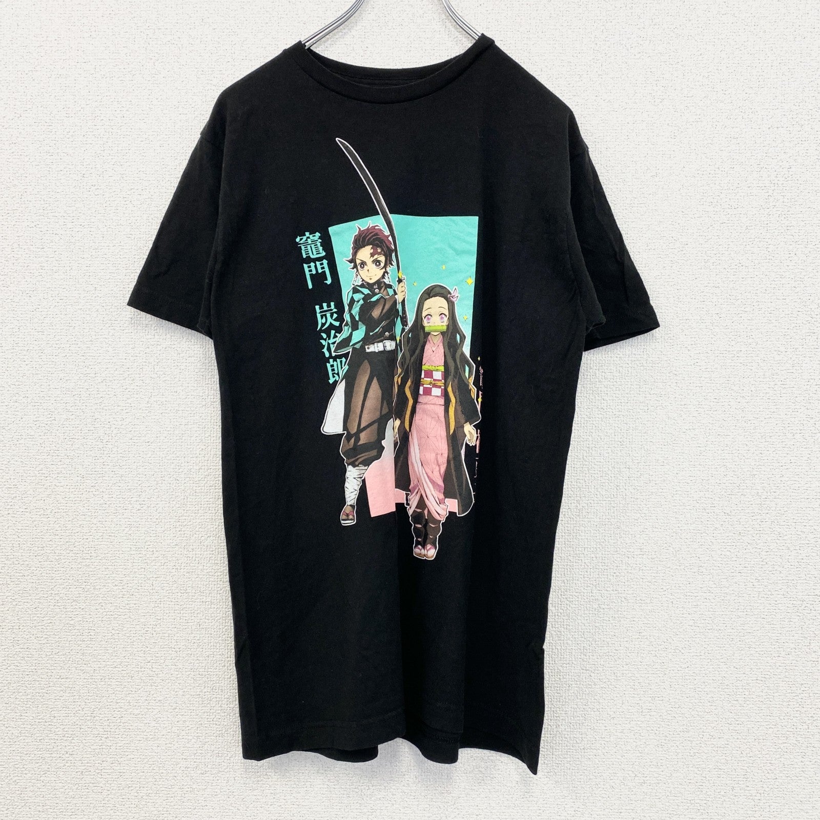 古着 used　DEMON SLAYER　半袖アニメプリントTシャツ　鬼滅の刃　クルーネック　黒　カジュアルデザイン　Mサイズ