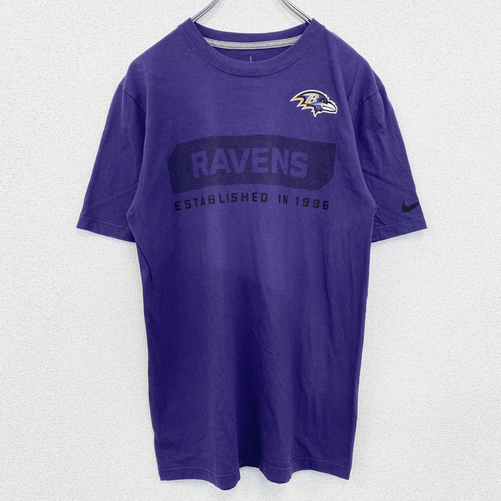 古着 used　NIKE ナイキ　半袖プリントTシャツ　NFL　アメフト　カジュアルデザイン　レトロ　紫　パープル　Sサイズ