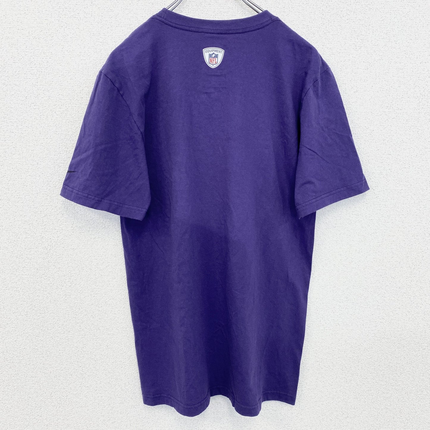 古着 used　NIKE ナイキ　半袖プリントTシャツ　NFL　アメフト　カジュアルデザイン　レトロ　紫　パープル　Sサイズ
