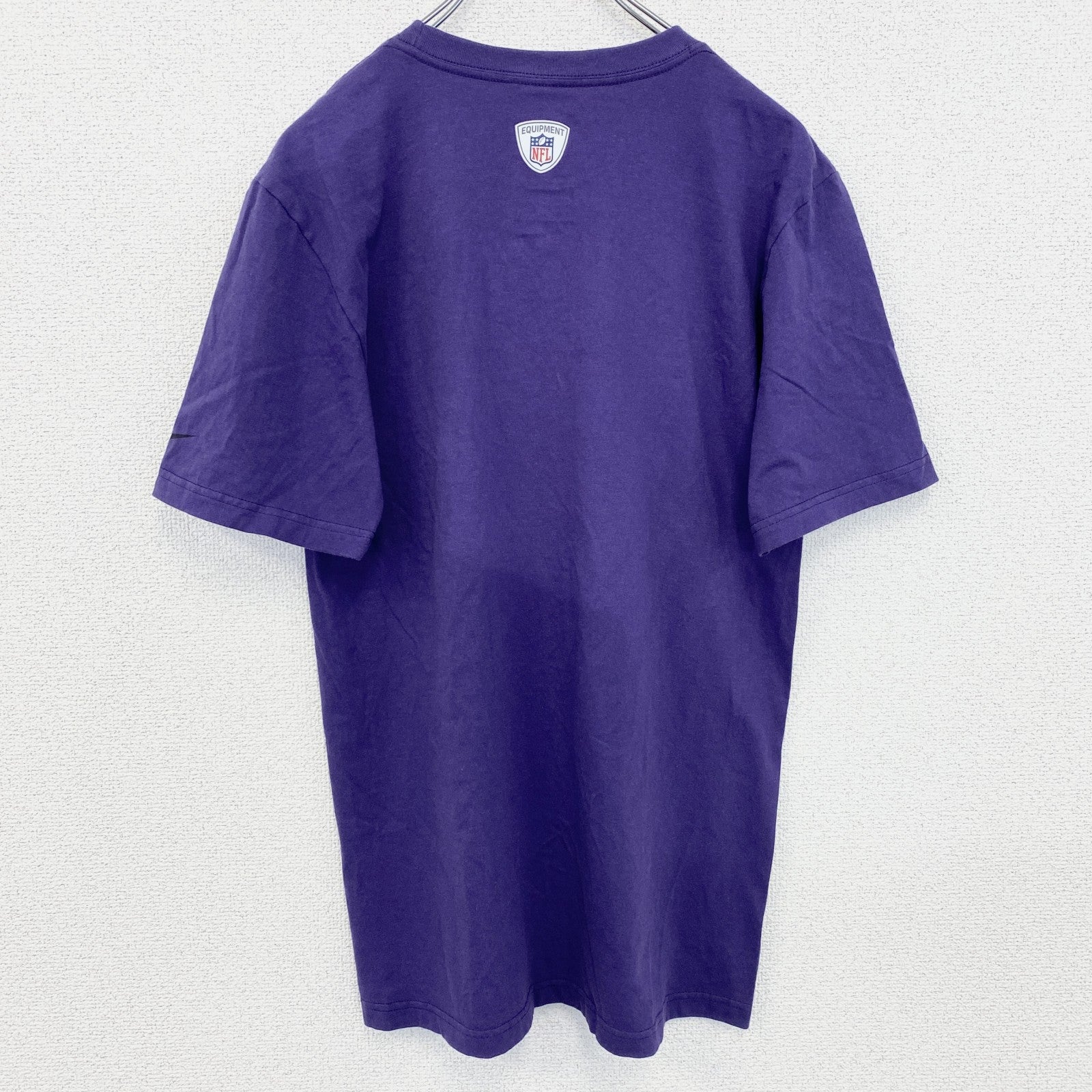 古着 used　NIKE ナイキ　半袖プリントTシャツ　NFL　アメフト　カジュアルデザイン　レトロ　紫　パープル　Sサイズ