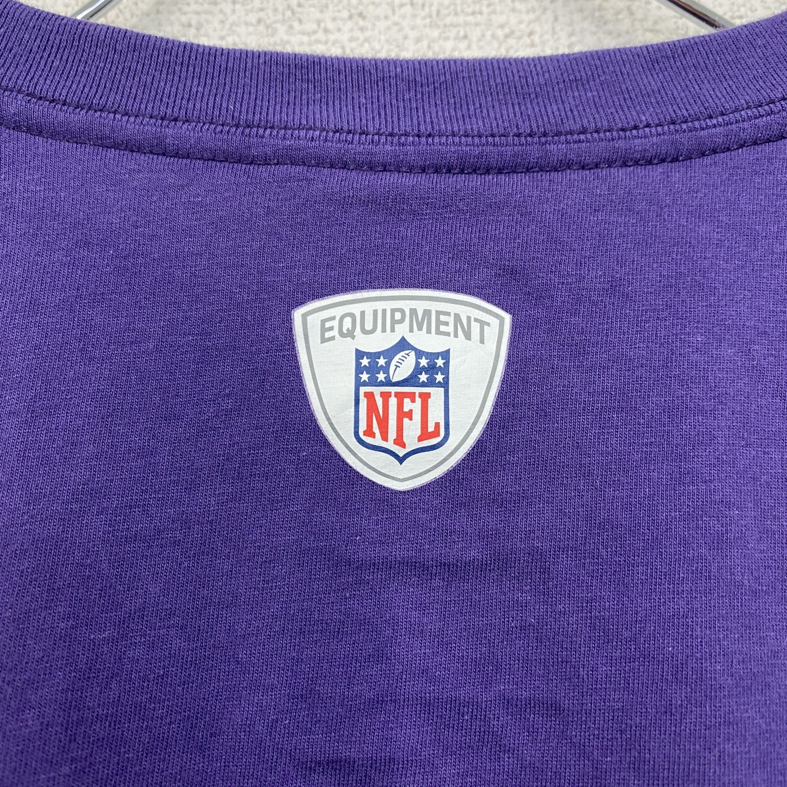 古着 used　NIKE ナイキ　半袖プリントTシャツ　NFL　アメフト　カジュアルデザイン　レトロ　紫　パープル　Sサイズ