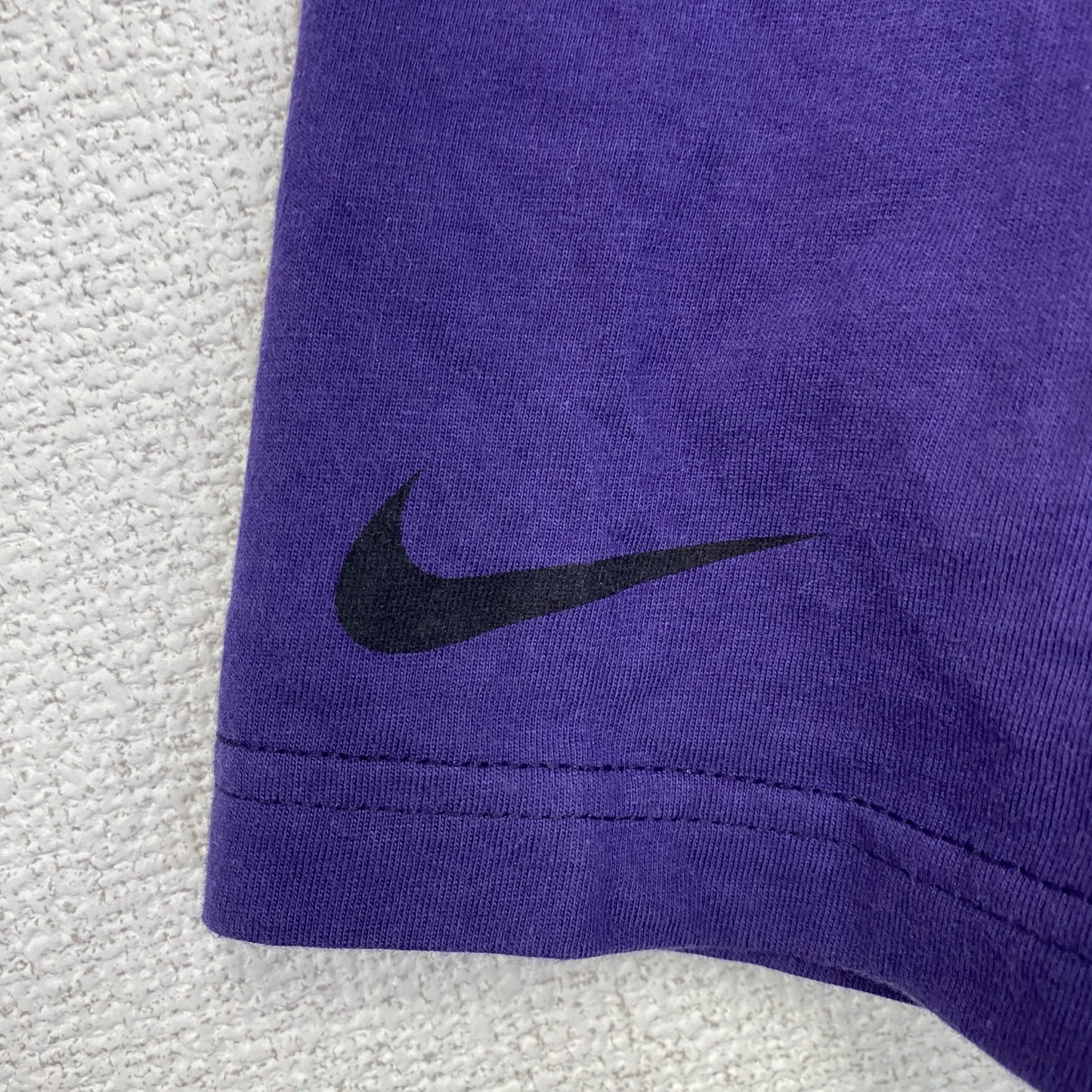 古着 used　NIKE ナイキ　半袖プリントTシャツ　NFL　アメフト　カジュアルデザイン　レトロ　紫　パープル　Sサイズ