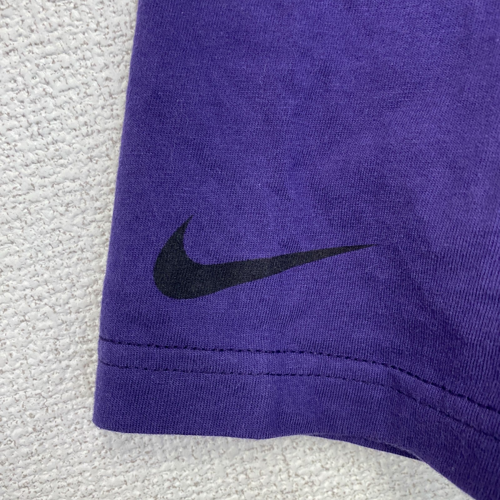 古着 used　NIKE ナイキ　半袖プリントTシャツ　NFL　アメフト　カジュアルデザイン　レトロ　紫　パープル　Sサイズ