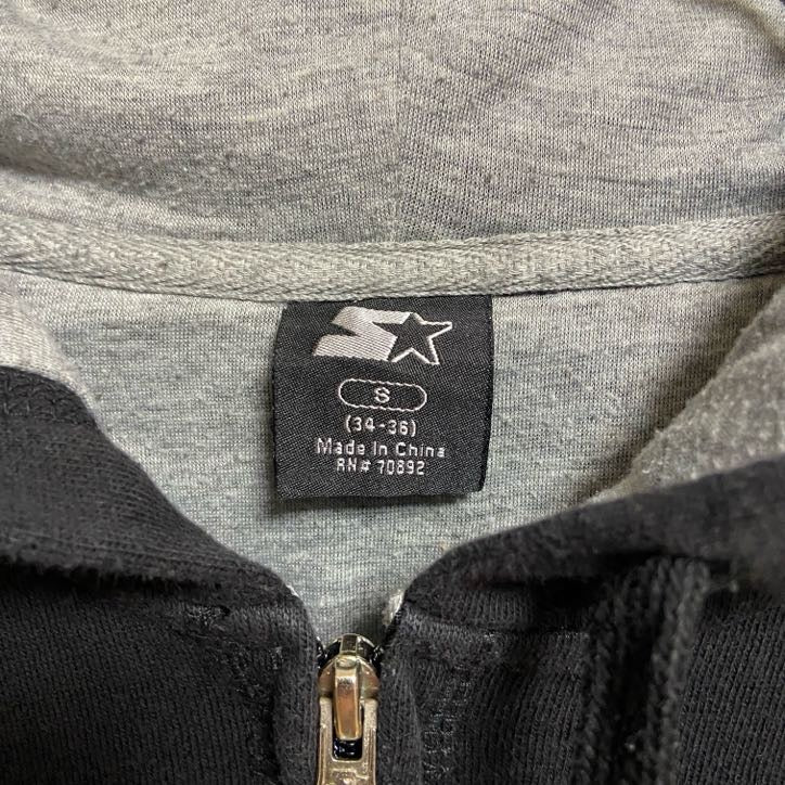 古着 used　STARTER スターター　長袖ジップアップパーカー　フルジップ　フーディ　パンサーズ　チームロゴ刺繍　Sサイズ