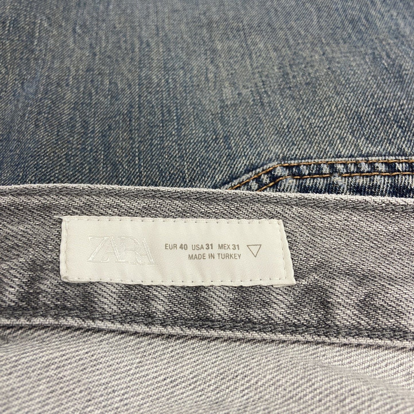 ZARA　ザラ　デニムパンツ/ジーンズ　ペインティングデザイン　ボタン開き　灰色　グレー　W31サイズ