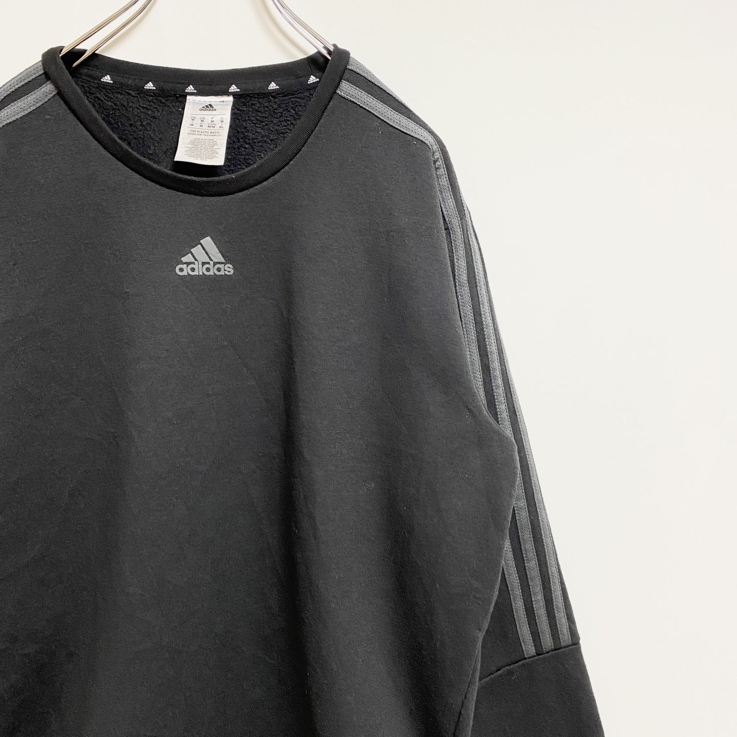 古着 used　adidas アディダス　長袖ワンポイントロゴスウェット　トレーナー　スリーストライプ　黒　Mサイズ