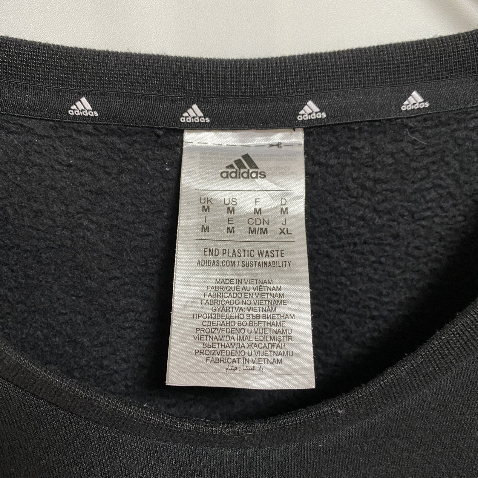 古着 used　adidas アディダス　長袖ワンポイントロゴスウェット　トレーナー　スリーストライプ　黒　Mサイズ
