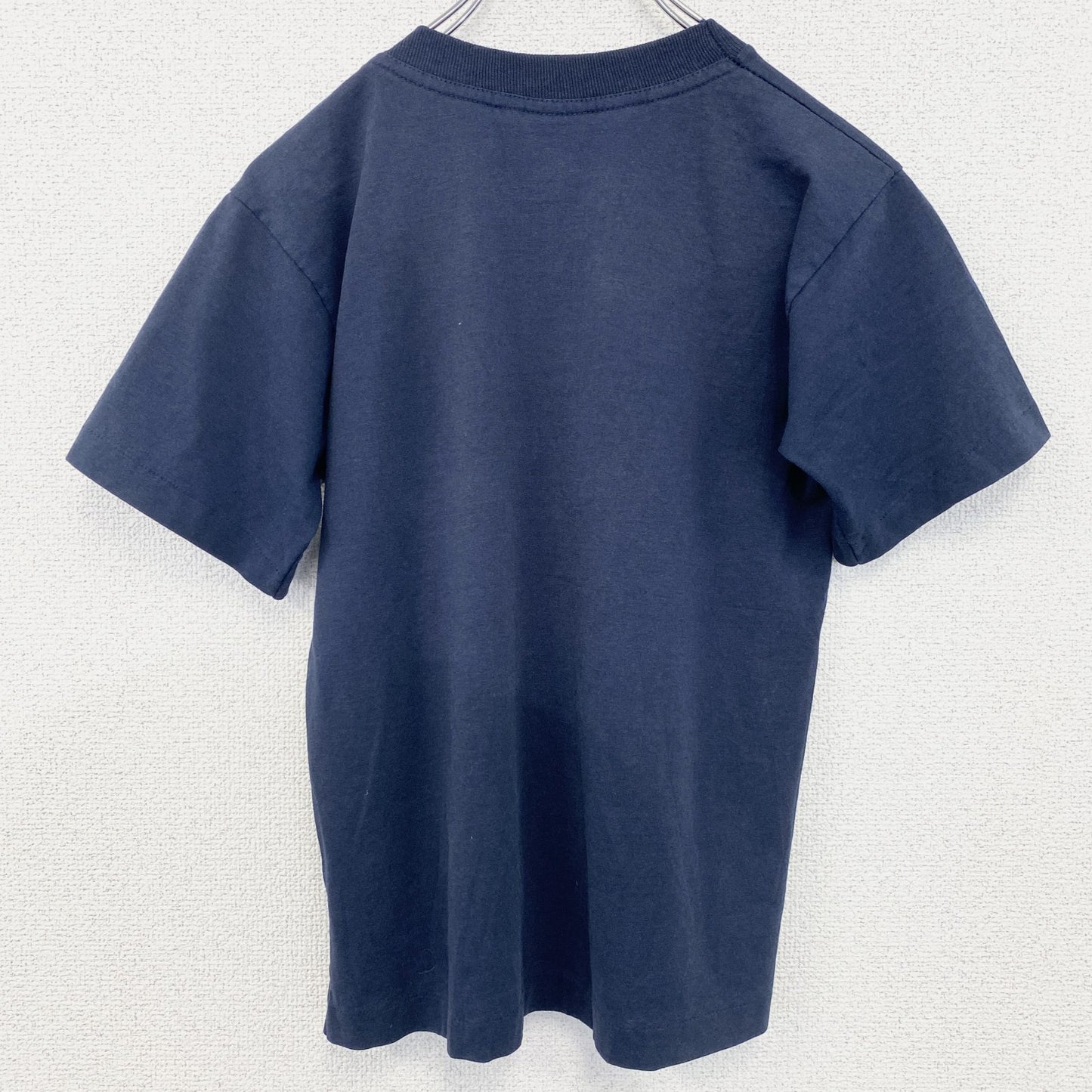 古着 used　FABEC　半袖カラフル刺繍Tシャツ　カナダ製　カジュアルデザイン　レトロ　クルーネック　ネイビー　Lサイズ