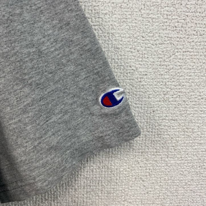 古着 used　半袖プリントTシャツ　チャンピオン　カレッジ　灰色　ライトグレー　レトロデザイン　クルーネック　XLサイズ