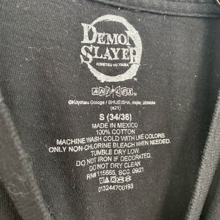 古着 used　鬼滅の刃　DEMON SLAYER　メキシコ製　半袖アニメキャラクタープリントTシャツ　黒　ブラック　Sサイズ