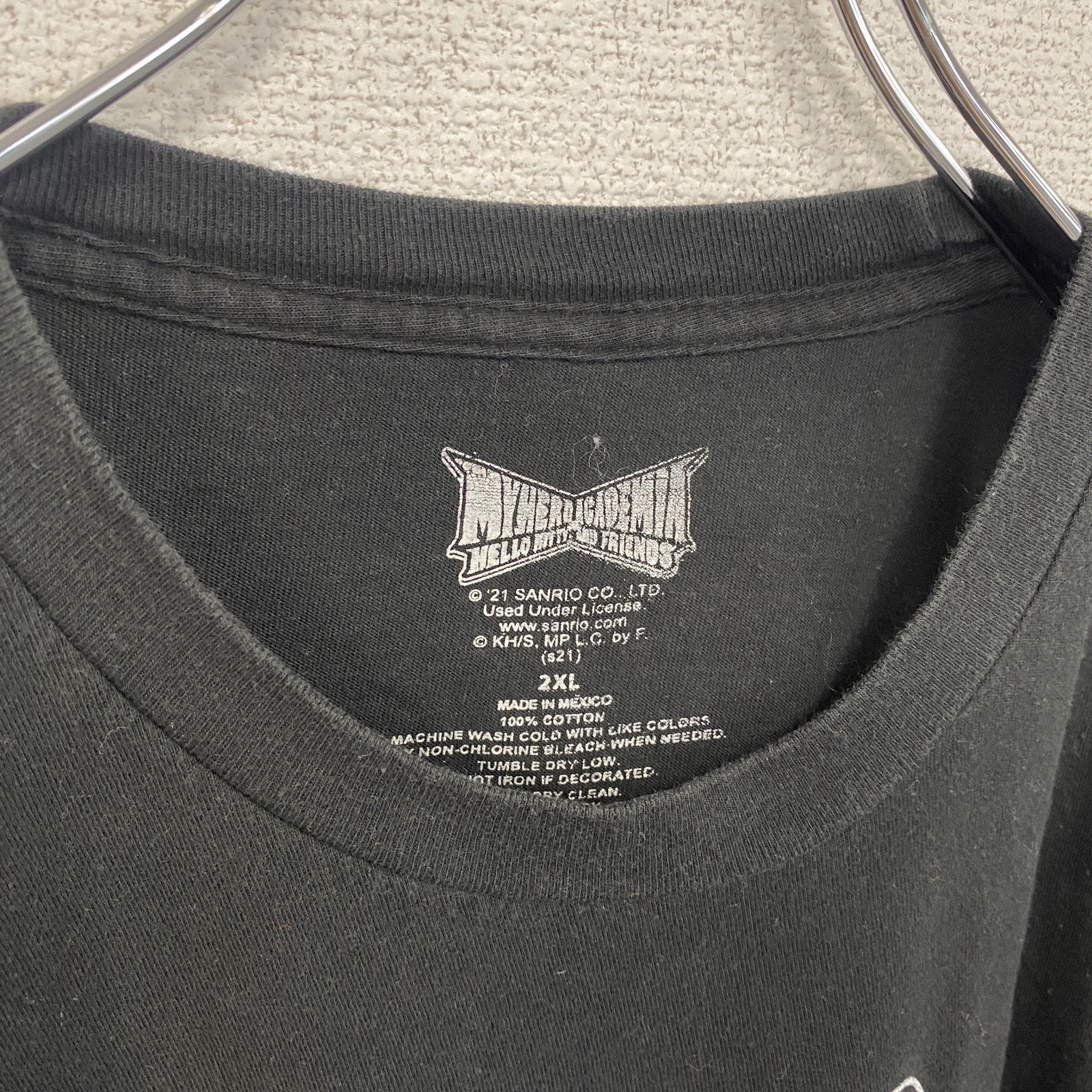 古着 used　半袖アニメプリントTシャツ　僕のヒーローアカデミア　サンリオ　ブラック　レトロデザイン　クルーネック　2XLサイズ