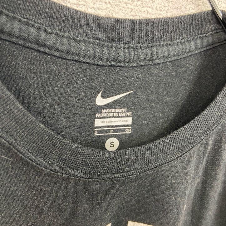 古着 used　NIKE　ナイキ　半袖プリントTシャツ　総柄　黒　ブラック　クルーネック　レトロデザイン　Sサイズ