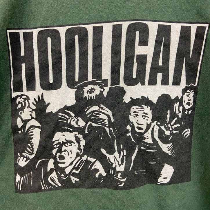 古着 used　半袖プリントTシャツ　フーリガン　緑　グリーン　コットン100％　クルーネック　レトロデザイン　Mサイズ