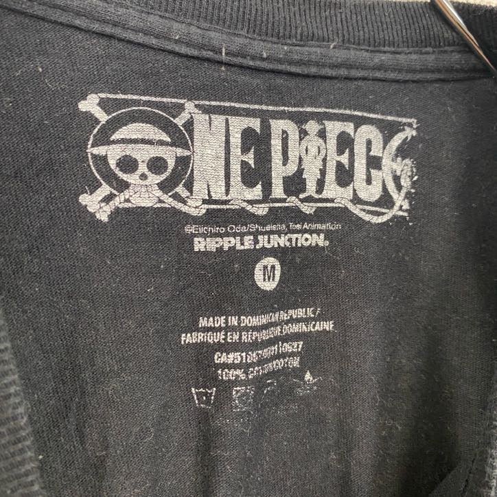 古着 used　ONE PIECE　ワンピース　ルフィ　半袖公式アニメプリントTシャツ　キャラクター　黒　ブラック　Mサイズ