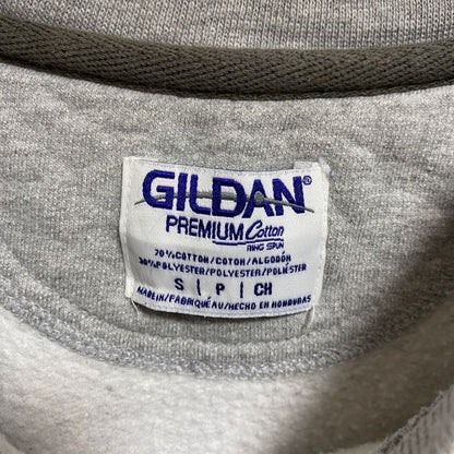 古着 used　GILDAN ギルダン　長袖プリントスウェット　トレーナー　ワンポイント　プレミアムコットン　グレー　Sサイズ
