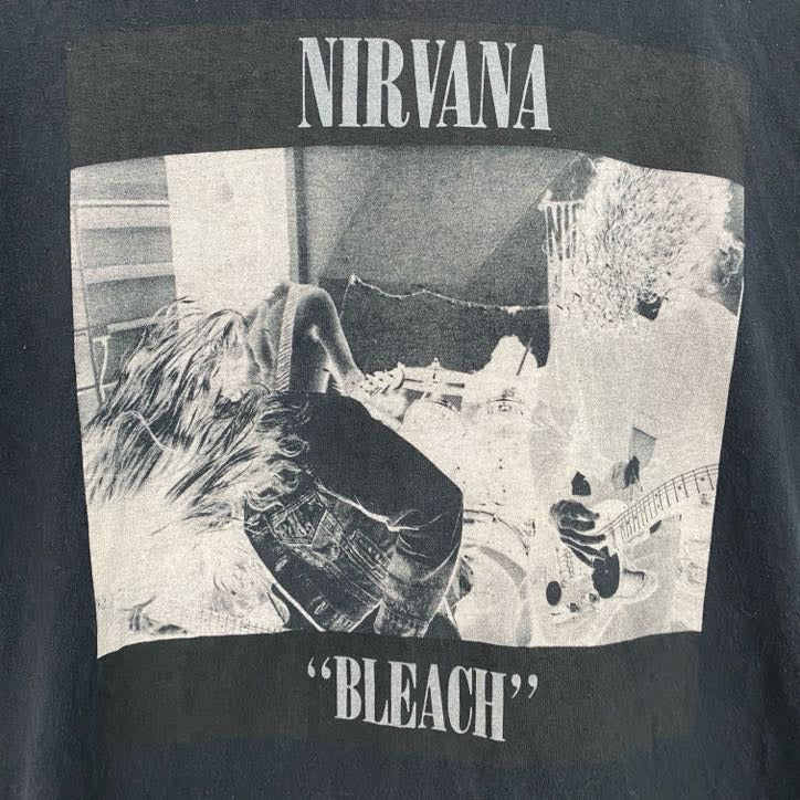 古着 used　NIVANA　BLEACH　半袖バンドプリントTシャツ　ロック　レトロデザイン　クルーネック　黒　ブラック　