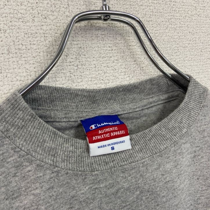 古着 used　Champion　チャンピオン　長袖カレッジプリントTシャツ　レトロデザイン　クルーネック　グレー　灰　Sサイズ