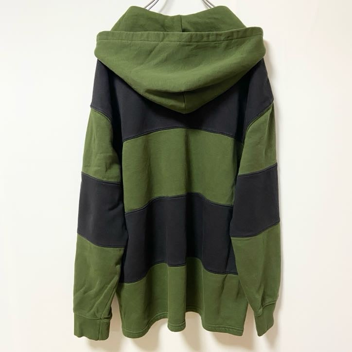 古着 used　Levi’s リーバイス　長袖ハーフボタンパーカー　ボーダー柄　緑　黒　レトロデザイン　Lサイズ