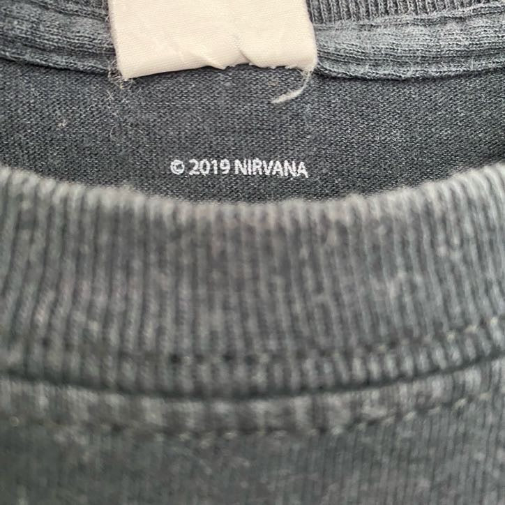 古着 used　NIVANA　BLEACH　半袖バンドプリントTシャツ　ロック　レトロデザイン　クルーネック　黒　ブラック　