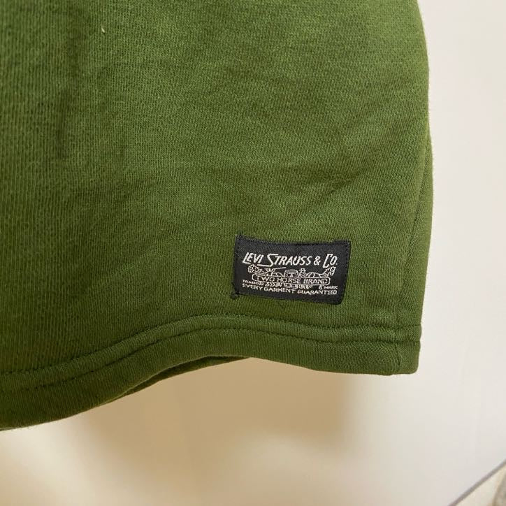 古着 used　Levi’s リーバイス　長袖ハーフボタンパーカー　ボーダー柄　緑　黒　レトロデザイン　Lサイズ