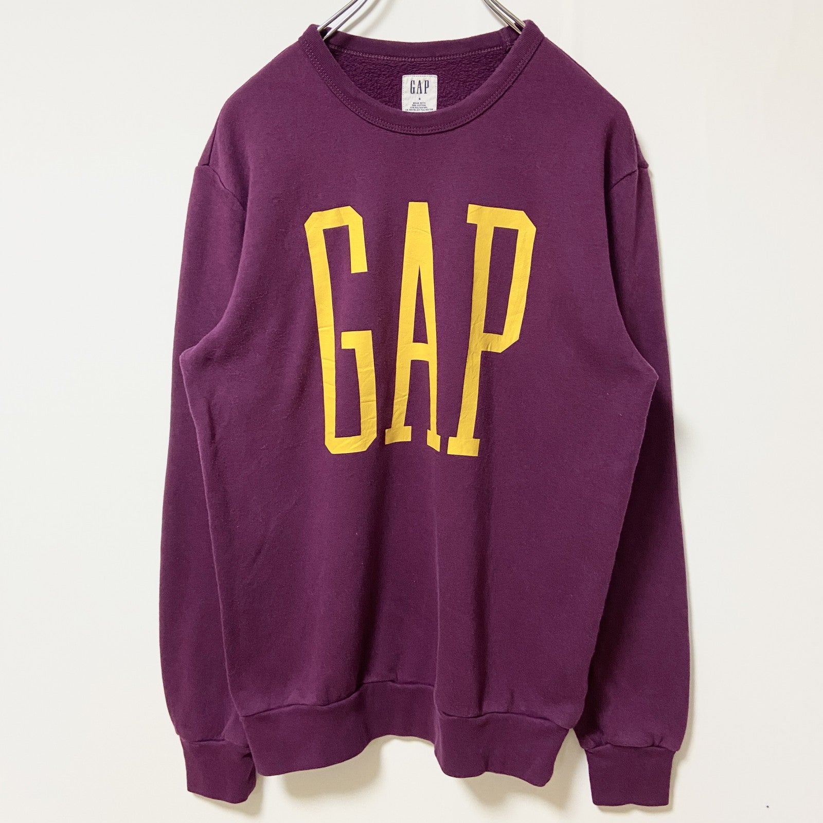 古着 used　GAP ギャップ　長袖スウェット　トレーナー　ビックロゴプリント　秋冬服　パープル　Sサイズ
