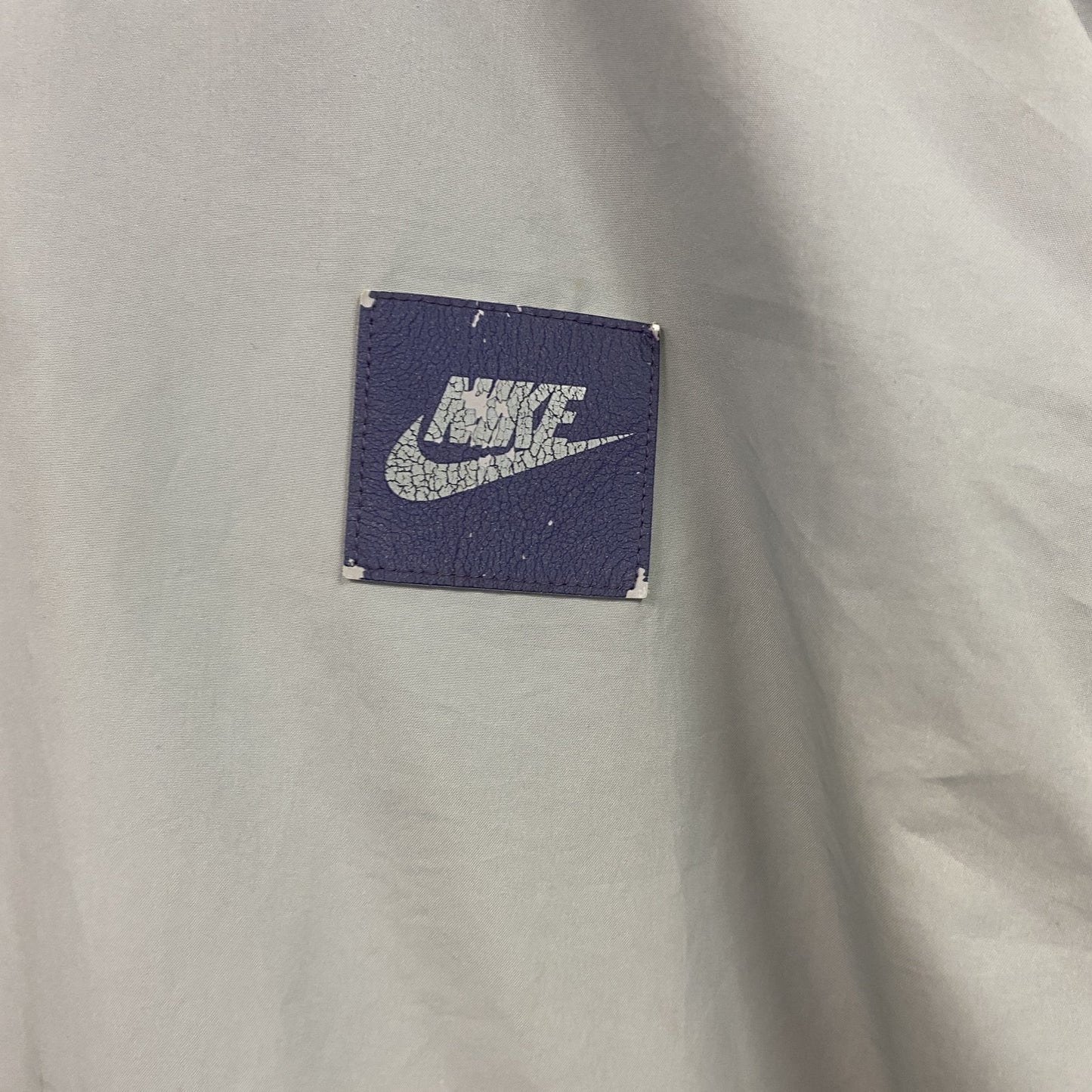 NIKE　ナイキ　マウンテンパーカー　灰色　グレー　Lサイズ