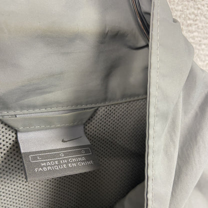 NIKE　ナイキ　マウンテンパーカー　灰色　グレー　Lサイズ