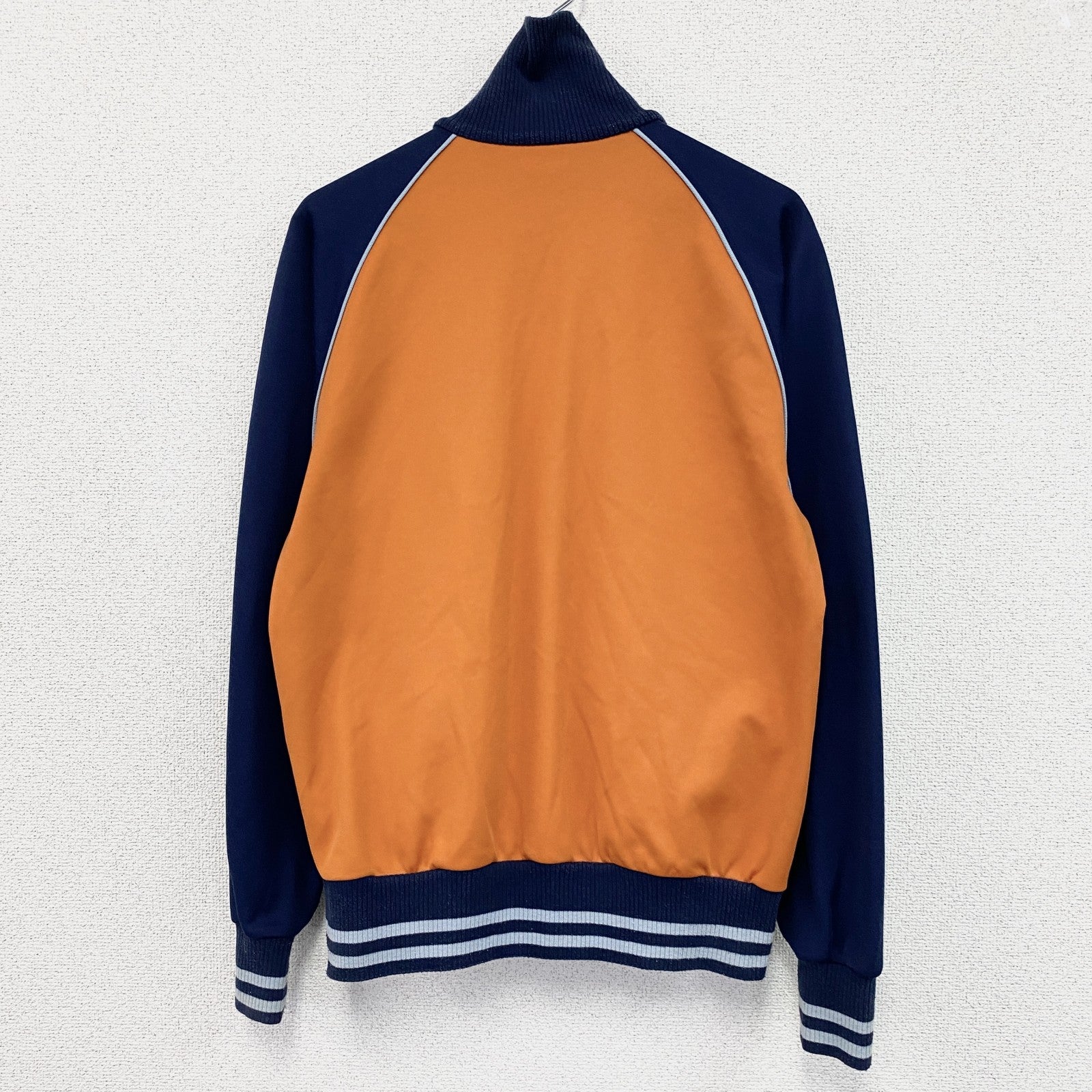 PUMA　プーマ　トラックジャケット/ジャージ　ラグランスリーブ　ジップポケット　ワンポイント　オレンジ　Oサイズ