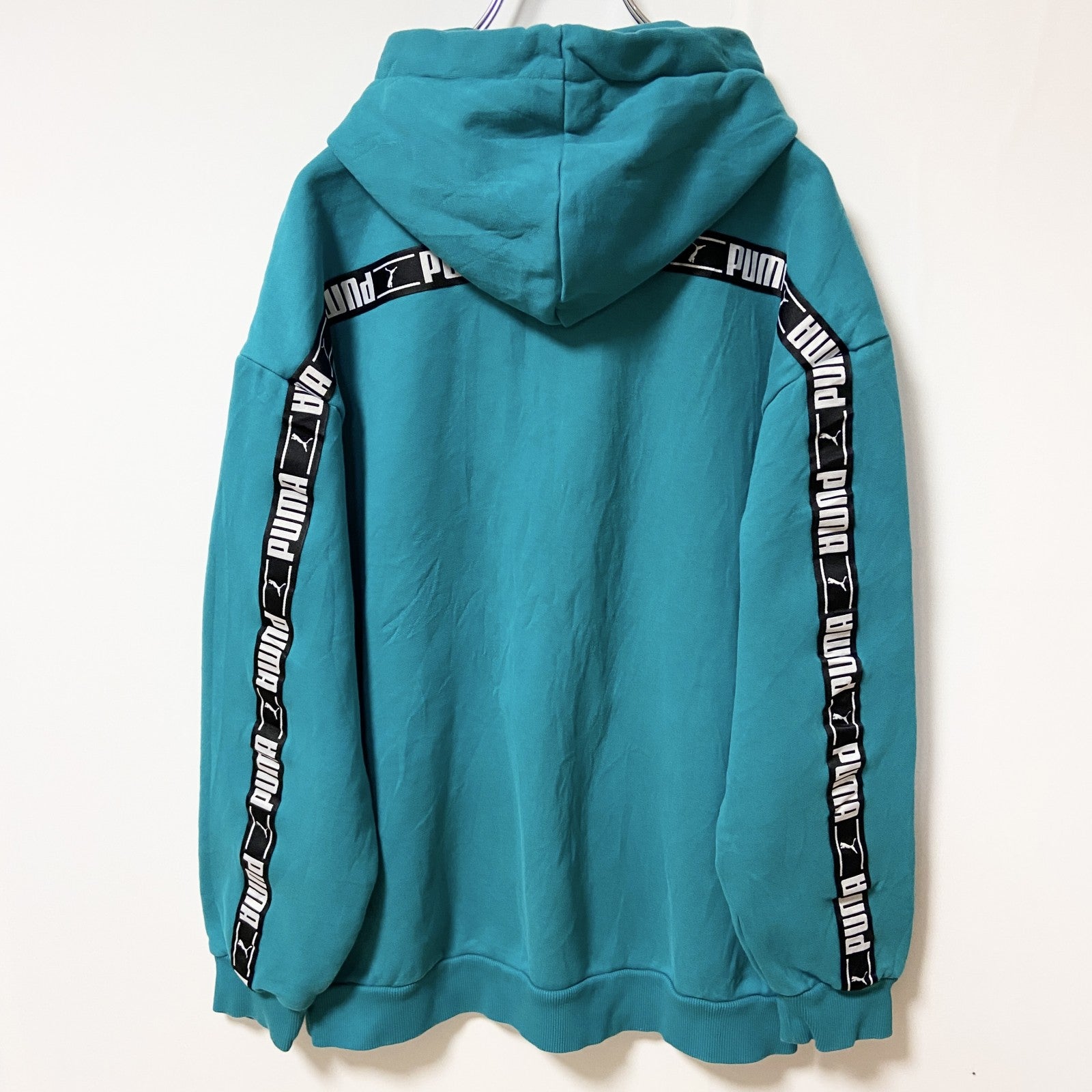 古着 used　puma プーマ　長袖パーカー　フード付きスウェット　ワンポイントロゴプリント　プルオーバー　Mサイズ