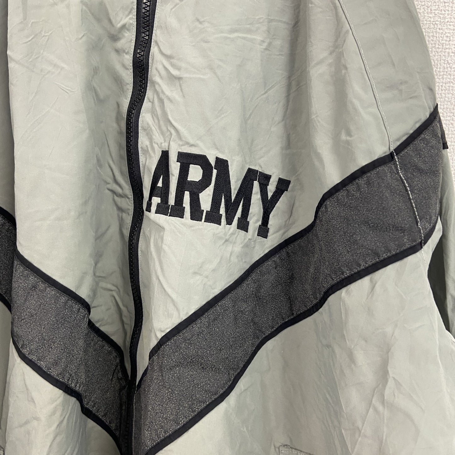 00s　U.S.ARMY　IPFU　トレーニングジャケット　ナイロンジャケット　ミリタリー　米軍　ヴィンテージ　カーキ　Lサイズ