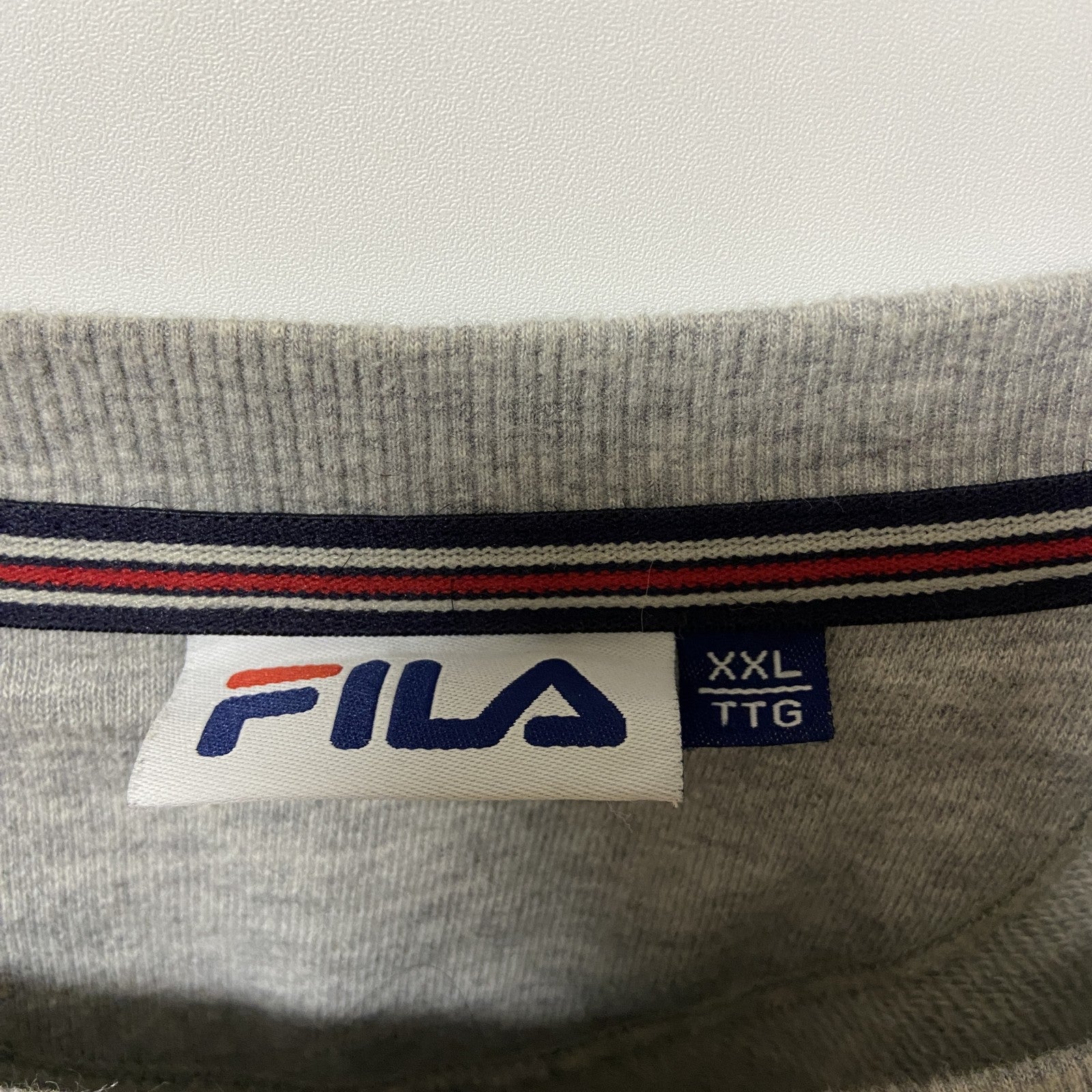 FILA　フィラ　スウェット/トレーナー　ラグランスリーブ　前V　デカロゴ　クルーネック　灰色　グレー　XXLサイズ