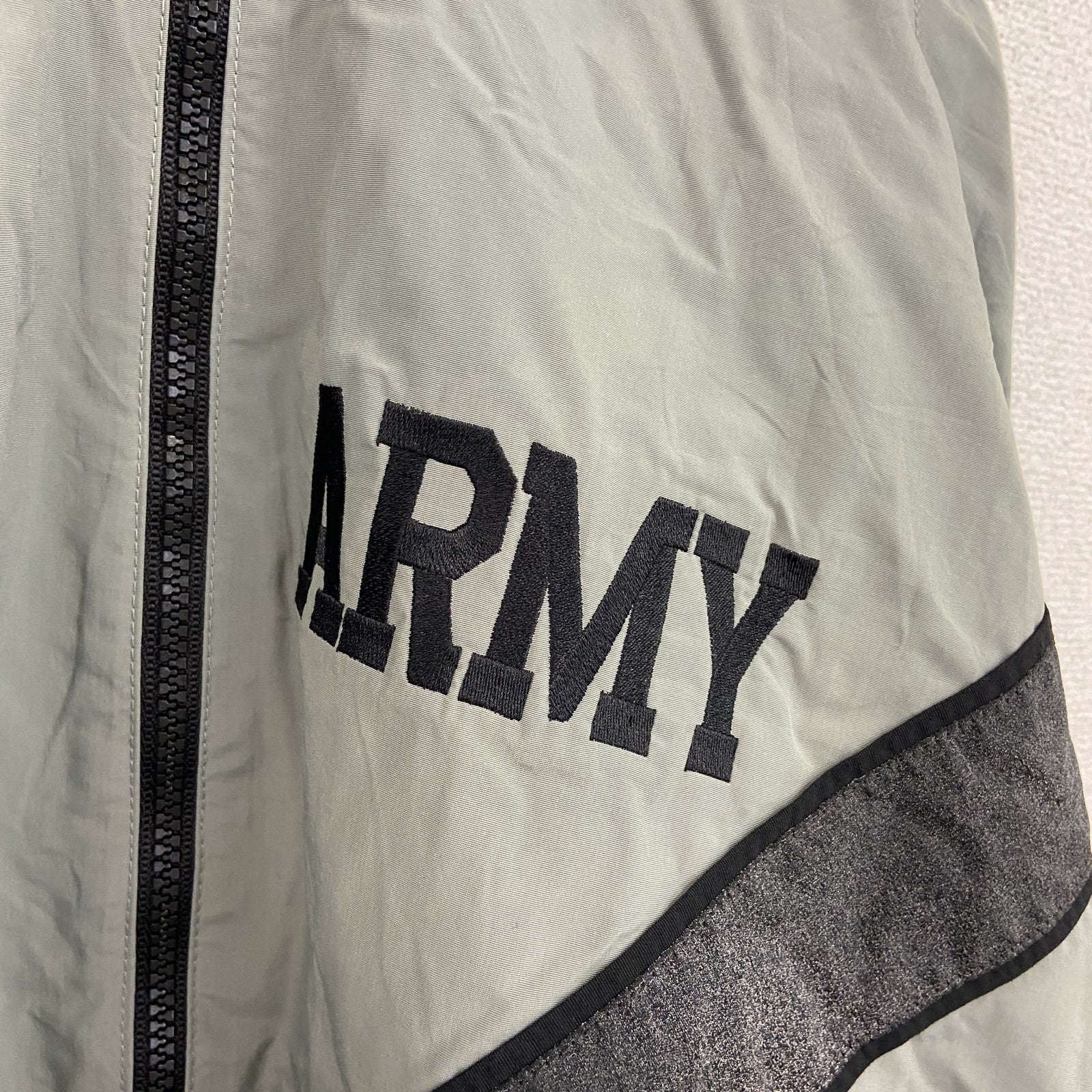 00s　U.S.ARMY　IPFU　トレーニングジャケット　ナイロンジャケット　ミリタリー　米軍　ヴィンテージ　カーキ　Lサイズ