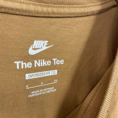 NIKE　ナイキ　半袖プリントTシャツ　ペインティングデザイン　からし色　Sサイズ