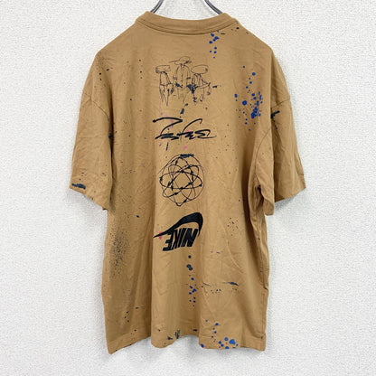 NIKE　ナイキ　半袖プリントTシャツ　ペインティングデザイン　からし色　Sサイズ