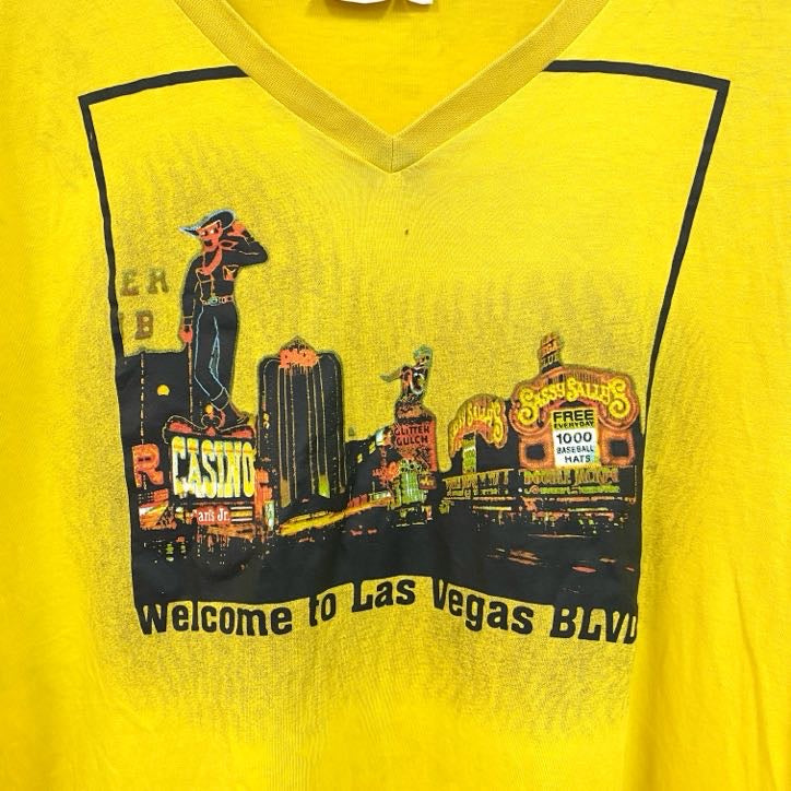 古着 used　RE WARD　半袖VネックプリントTシャツ　ラスベガス　街並み　黄色　イエロー　レトロデザイン　Mサイズ