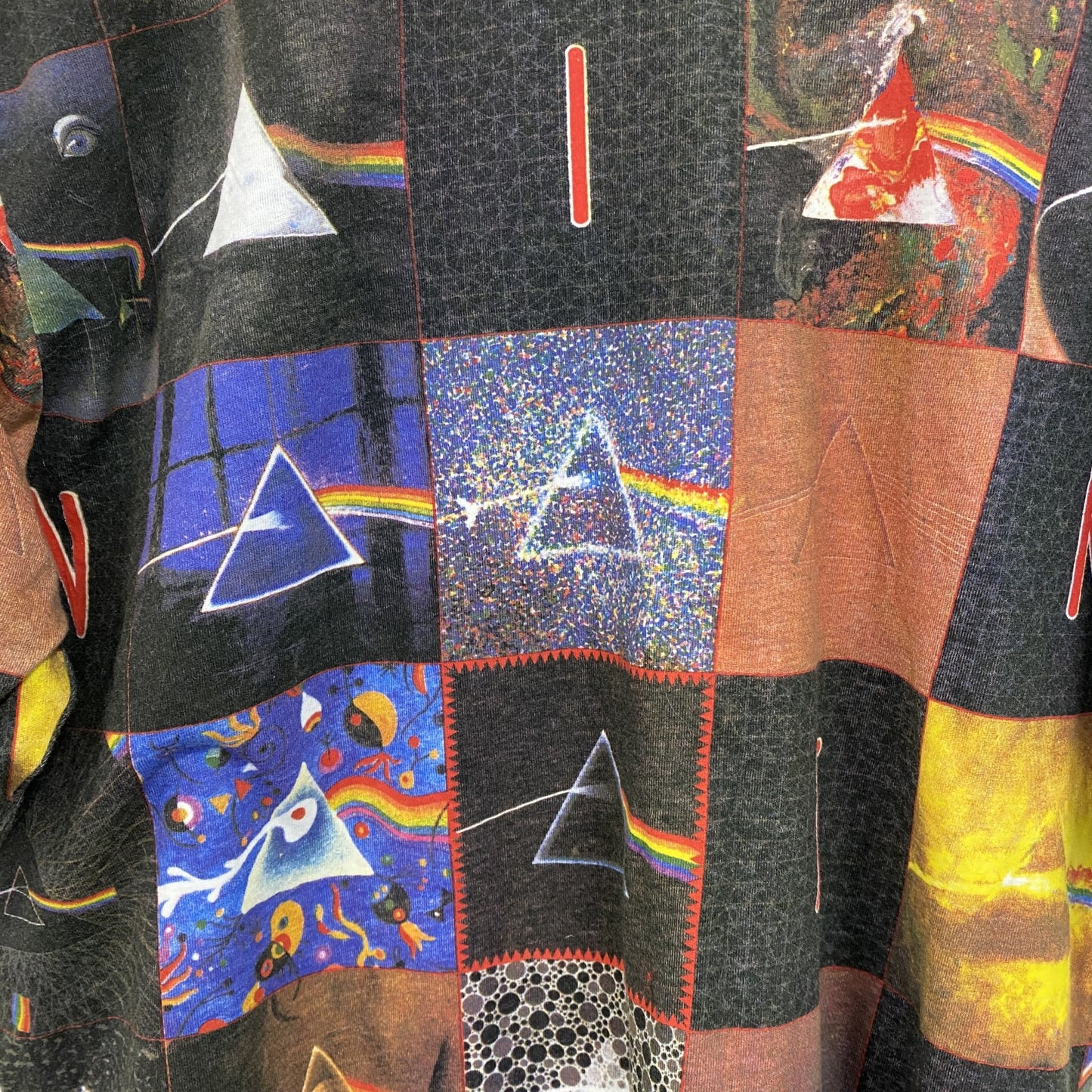 古着 used　PINK FLOYD　ピンクフロイド　半袖総柄Tシャツ　派手柄　ブロック柄　クルーネック　Mサイズ